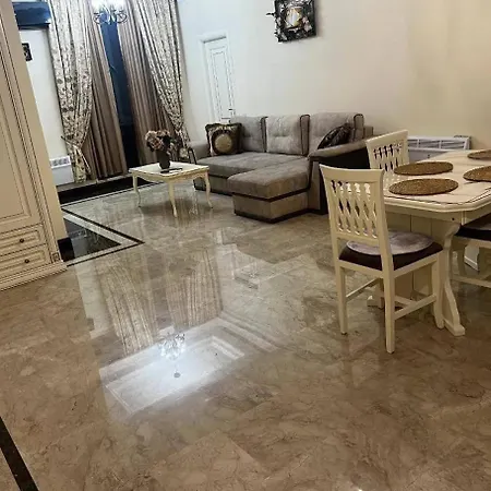 Gravel's Party House 2 Διαμέρισμα