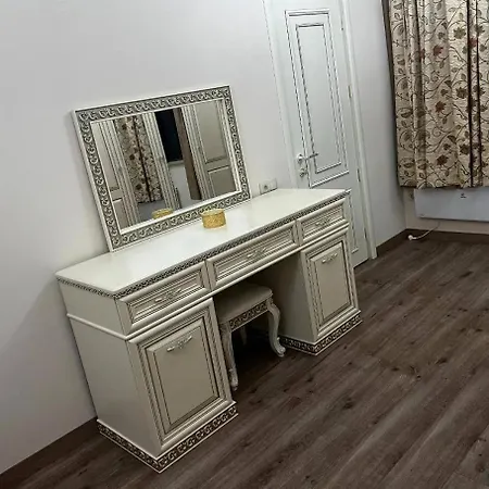 Gravel's Party House 2 Διαμέρισμα